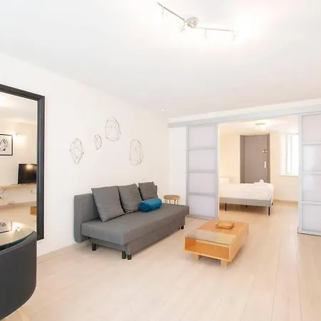 Le Paisible De La Source Apartment